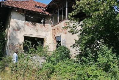 Teren 11230 m.p.  + Conac - necesita renovare - 4