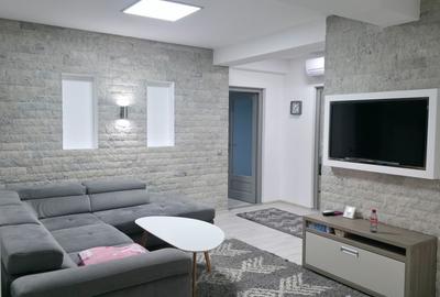 Apartament cu 3 camere decomandat, mobilat în Bulgaria