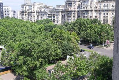 UNIRII,bloc monolit,panorama superba Biblioteca Nationala, Catedrala, Bulevard