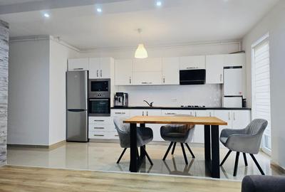 Apartament cu 3 camere decomandat, mobilat în Girocului