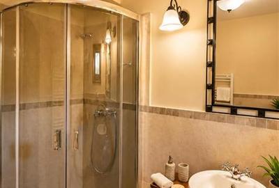 Resort montan cu: restaurant, wellness, 4.300mp teren, 5 min de Castelul Bran - 24