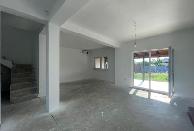 Duplex cu 4 camere în Moșnița Veche