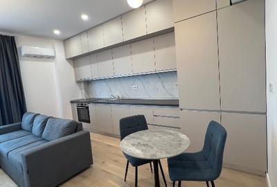 Apartament cu 2 camere semidecomandat, mobilat în Central