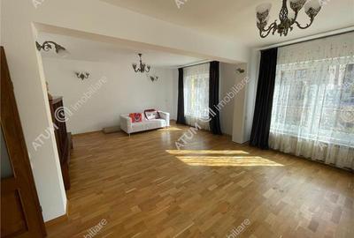 Casă individuală cu 8 camere în Tilișca