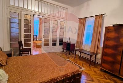 Casă cu 3 camere de vânzare în zona Centrală - 8
