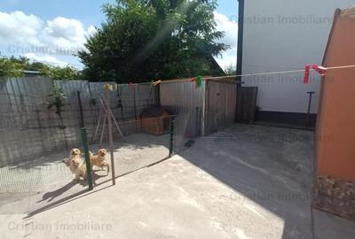 CASA NOUA 2 corpuri  Teren 300 mp, zona Chercea - 12