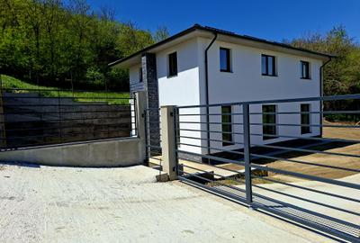 Casă / vilă Mărăcineni / Argeș , finisaje moderne ! - 5