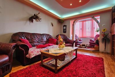 Apartament 3 camere decomandat zona Judetean,mobilat,122500 Euro - 1