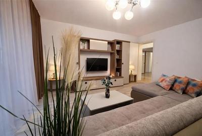 Apartament cu 3 camere decomandat, mobilat în Tractorul