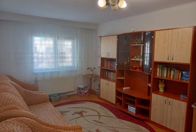 Apartament 3 camere DECOMANDAT, Nicolina Prima Statie, mutare rapida - 1