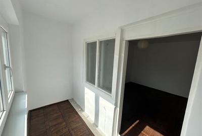 Apartament cu 2 camere de vanzare, etaj 4, zona Sud - 8
