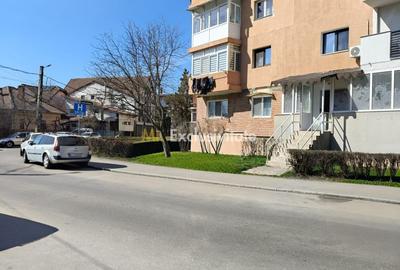 Birou, de 56.45 mp, în Central