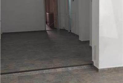 Spatiu comercial, zona linistita, 2 intrari, 75 mp, 4 camere - 3