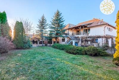 Casa zona Centrala cu 2 corpuri de casa + teren 980mp in Tg Secuiesc - 1