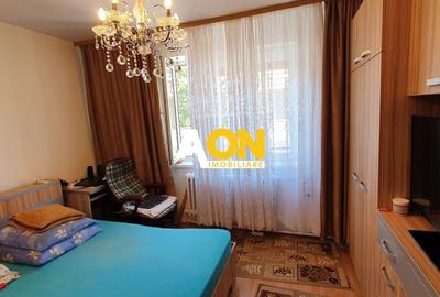 Casa cu 4 camere, garaj, teren 791 mp, zona Schit - 7