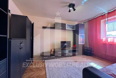 Apartament cu 3 camere decomandat, mobilat în Cetate