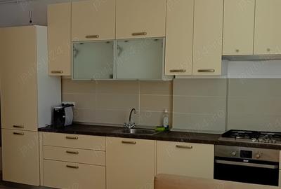 VAND APARTAMENT 2 CAMERE,ETAJ 2 dOAMNA STANCA