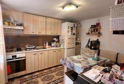 Casa de vanzare, 3 camere,  situata in zona CET - 5