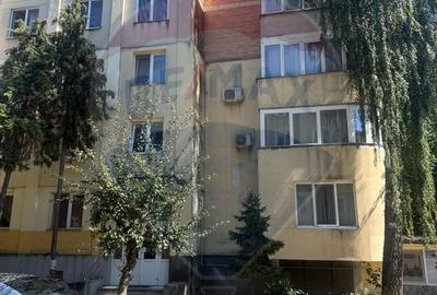 Apartament cu 2 camere decomandat, mobilat în Central