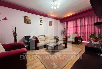 Apartament cu 4 camere decomandat, mobilat în Cetate