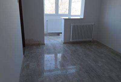 Alexandru - Piata - Apartament  3 camere - renovat - liber - 1