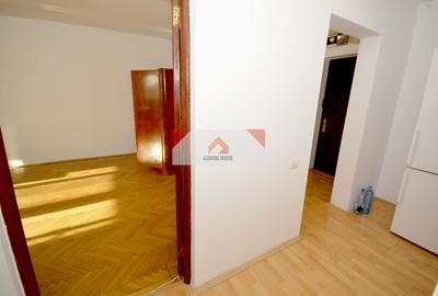 2 cam, 61 mp, DECOMANDAT, Metrou Favorit, spatios si luminos Et 7/10, ANVELOPAT - 13