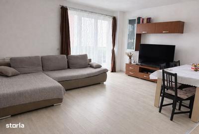 Apartament cu 3 camere decomandat în Tractorul