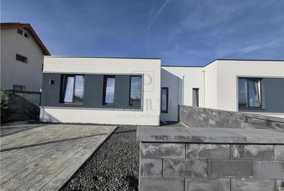 Duplex cu 4 camere în Moșnița Nouă