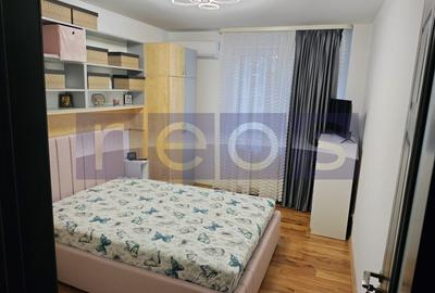 Apartament cu 3 camere semidecomandat în Obor