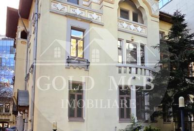 Casă individuală cu 38 camere în P-ța Romană