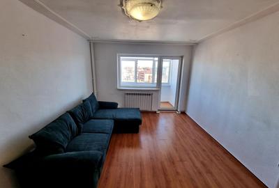 Apartament cu 2 camere decomandat în Casa de Cultură