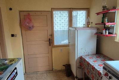 Casa si teren de vânzare - 8