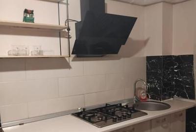 Apartament cu 2 camere semidecomandat, mobilat în Ultracentral
