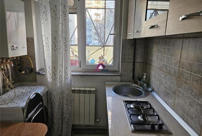 Garsonieră semidecomandată, mobilată în Titan