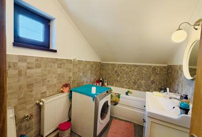Casa cochetă la 2 minute de București în Roșu, Chiajna, zonă superbă, 4 camere - 12