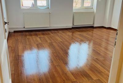 Apartament cu 2 camere circular în Centrul Civic