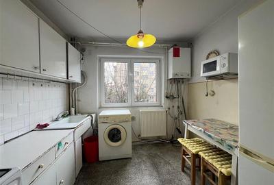 Apartament cu  4 camere si garaj zona centrala - 3