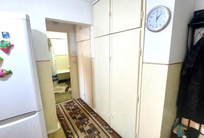 Apartament 2 camere decomandat etaj 1 Cetate - 4