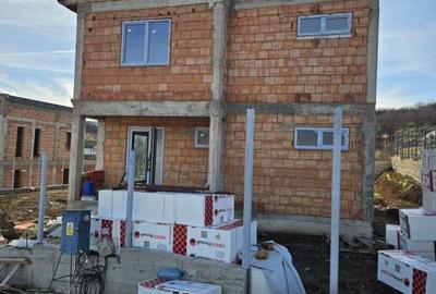Casa individuala cu 4 camere , 120mp, 700mp teren, zona Mera - 5