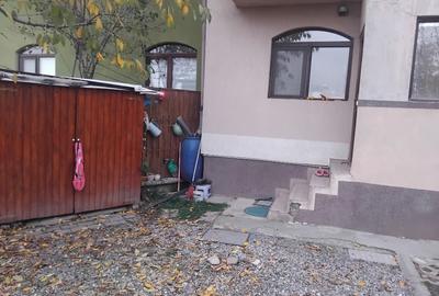 Casa unde cireșul are bancă - 3