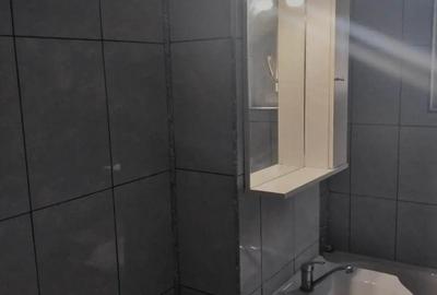 Apartament cu 3 camere decomandat în Poarta 6