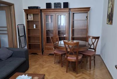 Apartament cu 2 camere semidecomandat, mobilat în 1 Mai