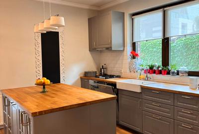 Vila de inchirat - 4 Camere | 180 mp | Curte | Parcare | Aviatiei - 1