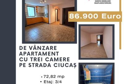De vânzare apartament cu trei camere în Întorsura Buzăului, pe strada Ciucaș - 1