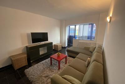 Apartament cu 3 camere decomandat, mobilat în Tei