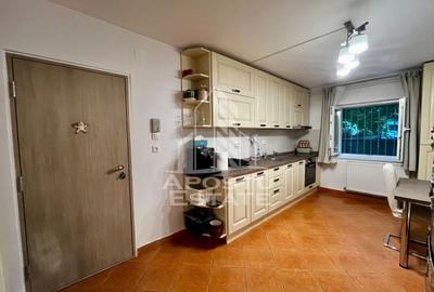 Apartament 3 camere, parter, zona Lipovei - 10