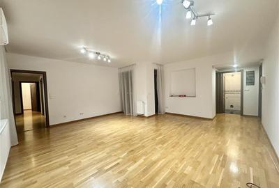 Apartament cu 4 camere decomandat, mobilat în Băneasa