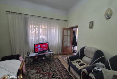 Casă de vânzare  str Stefan Cel MARE - 6