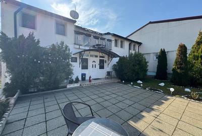 Casă individuală cu 9 camere în Băneasa