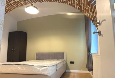 Apartament cu 2 camere semidecomandat, mobilat în Centrul Istoric